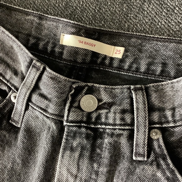 Levi's ‘94 Baggy Black Jeans 25 - Picture 1 of 5